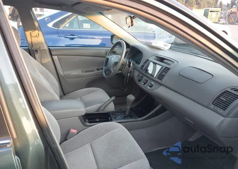 2004 Toyota Camry Le from USA, damaged, VIN 4T1BE32K84U304374